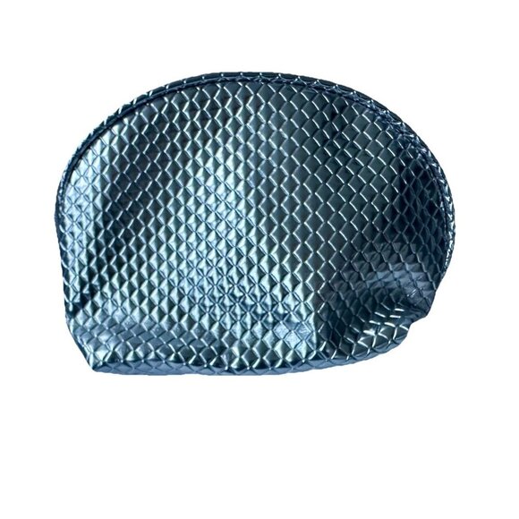 Nordstrom Cosmetic Makeup Bag Silver Metallic Zipper Shell Shaped Travel - Picture 2 of 3